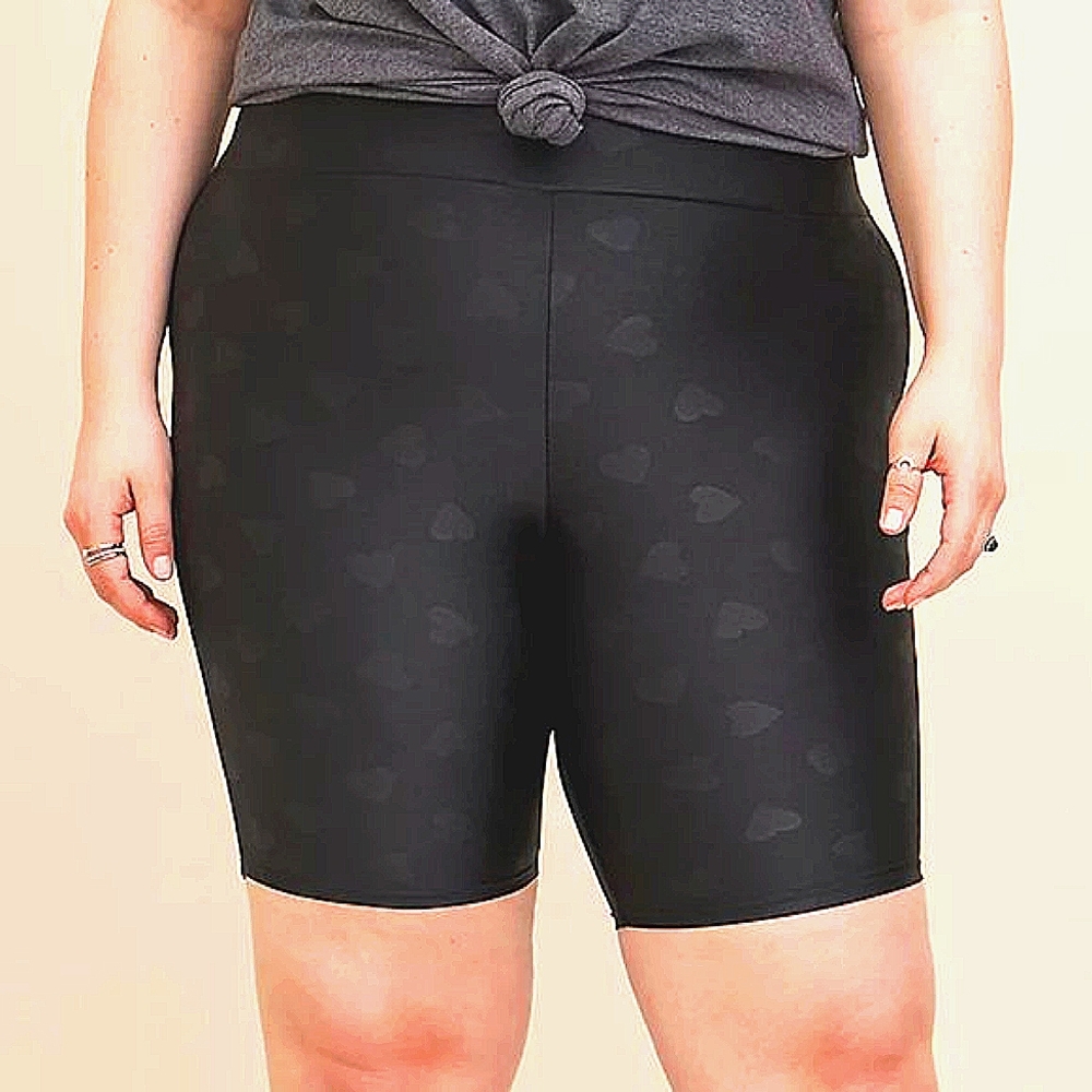 ❤️NWT TORRID VALENTINES DAY BIKE SHORTS - HEART PRINT - 9' HIGH WAIST